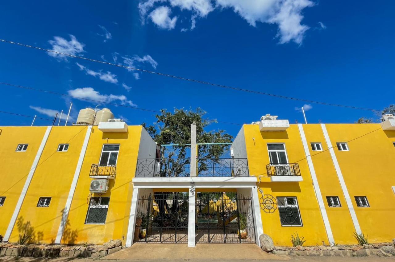 Buenosdias Izamal Bed & Breakfast ภายนอก รูปภาพ