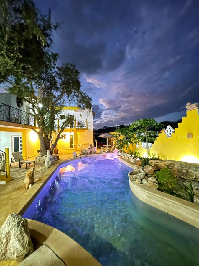 Buenosdias Izamal Bed & Breakfast ภายนอก รูปภาพ
