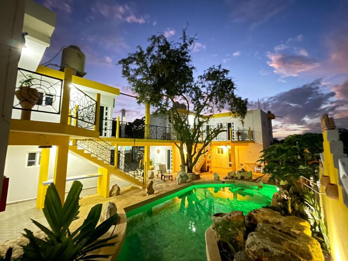 Buenosdias Izamal Bed & Breakfast ภายนอก รูปภาพ