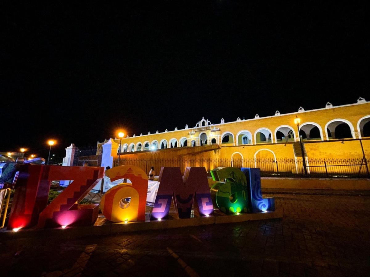 Buenosdias Izamal Bed & Breakfast ภายนอก รูปภาพ