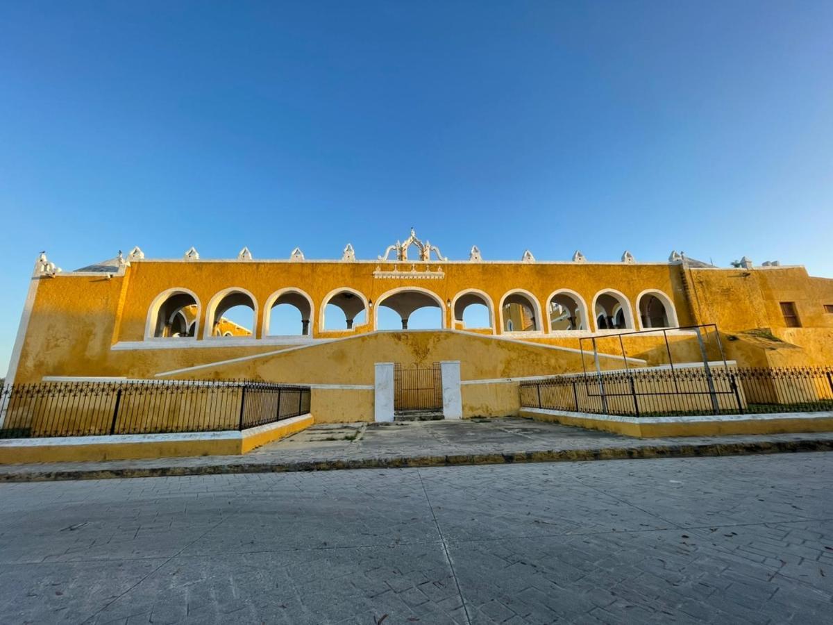 Buenosdias Izamal Bed & Breakfast ภายนอก รูปภาพ