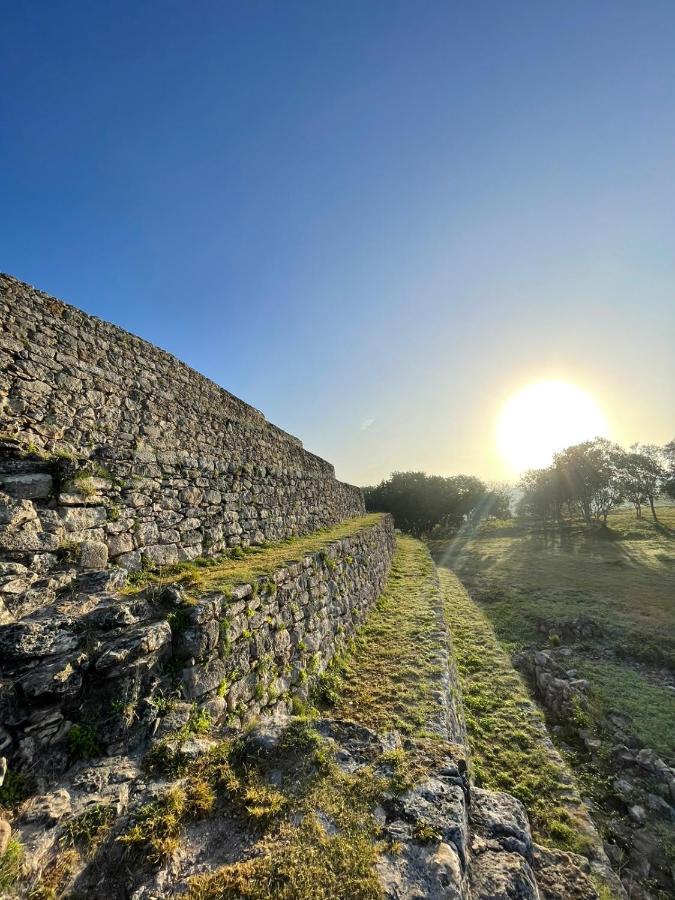 Buenosdias Izamal Bed & Breakfast ภายนอก รูปภาพ
