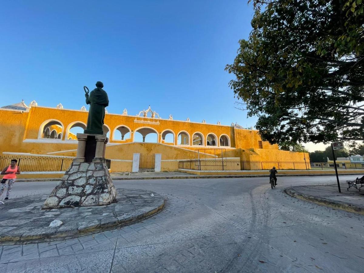 Buenosdias Izamal Bed & Breakfast ภายนอก รูปภาพ