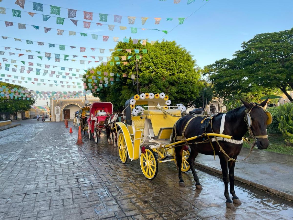 Buenosdias Izamal Bed & Breakfast ภายนอก รูปภาพ