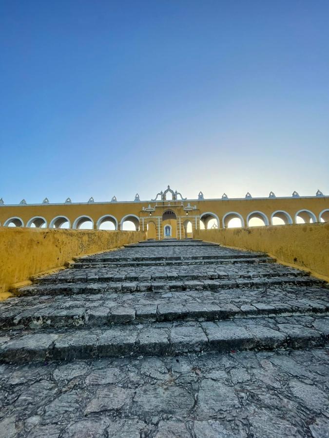 Buenosdias Izamal Bed & Breakfast ภายนอก รูปภาพ