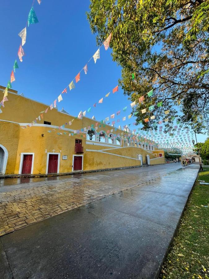 Buenosdias Izamal Bed & Breakfast ภายนอก รูปภาพ