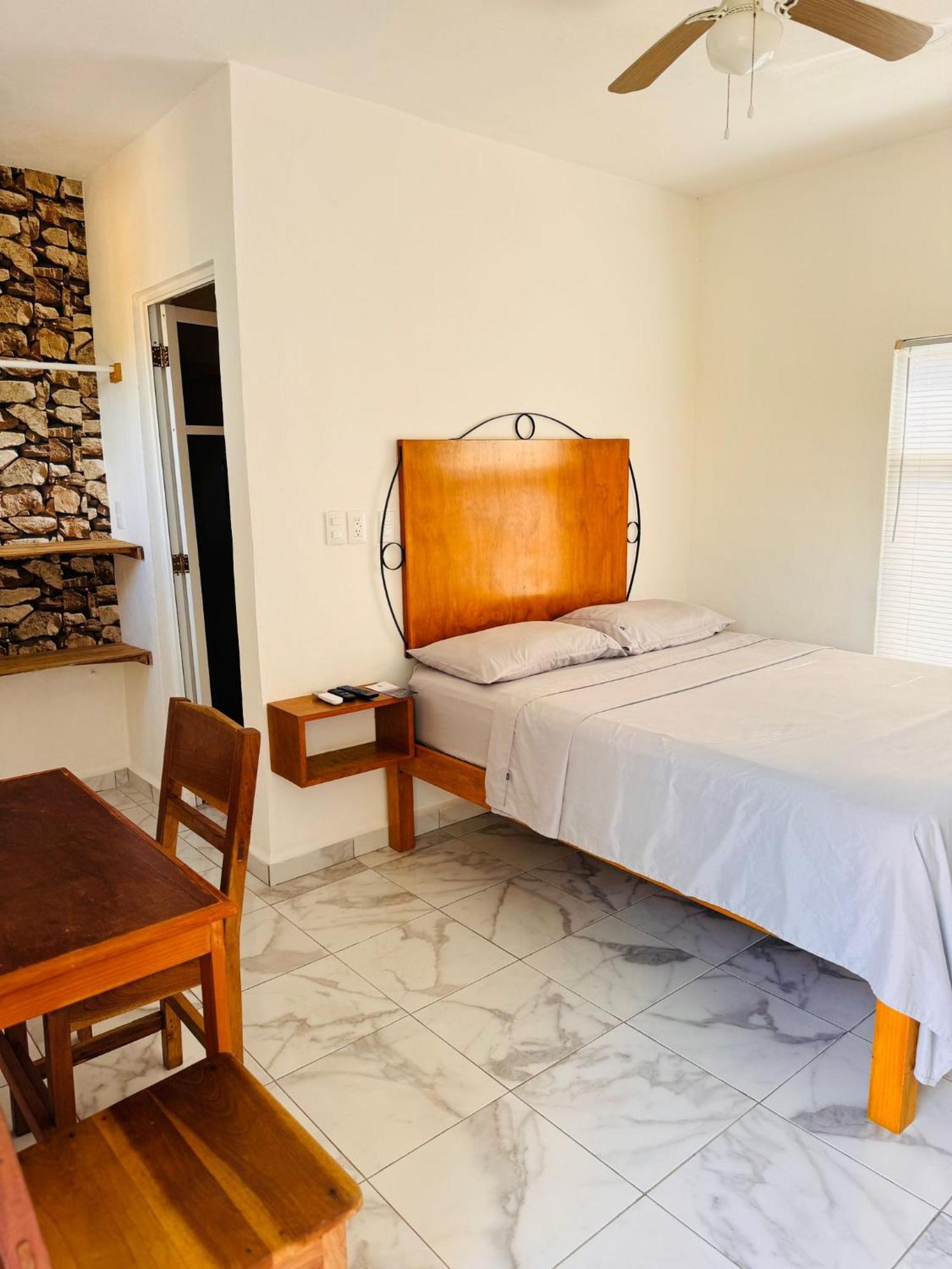 Buenosdias Izamal Bed & Breakfast ภายนอก รูปภาพ