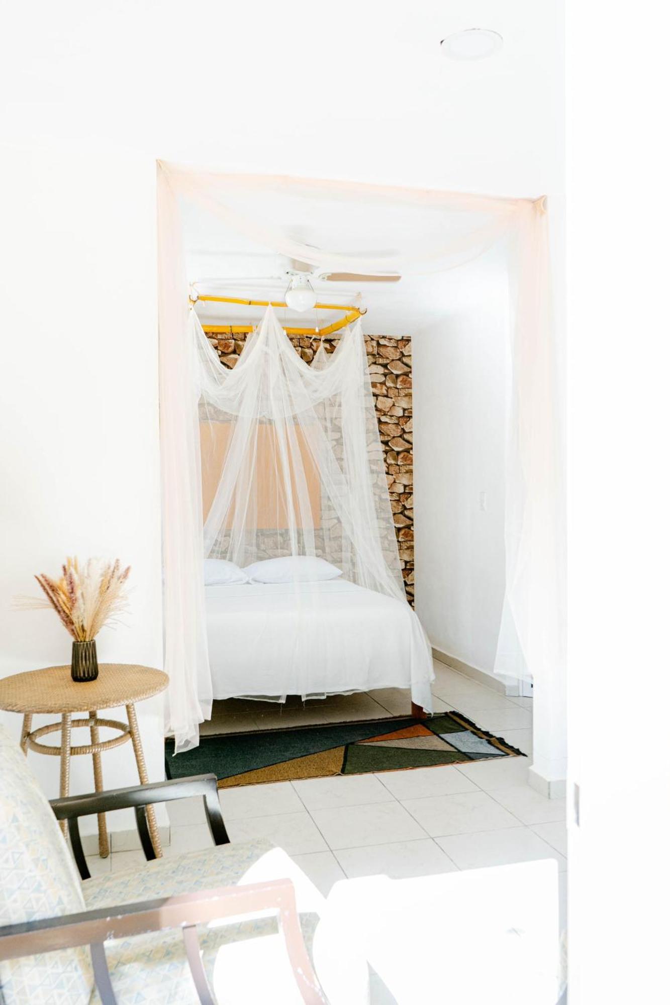 Buenosdias Izamal Bed & Breakfast ภายนอก รูปภาพ