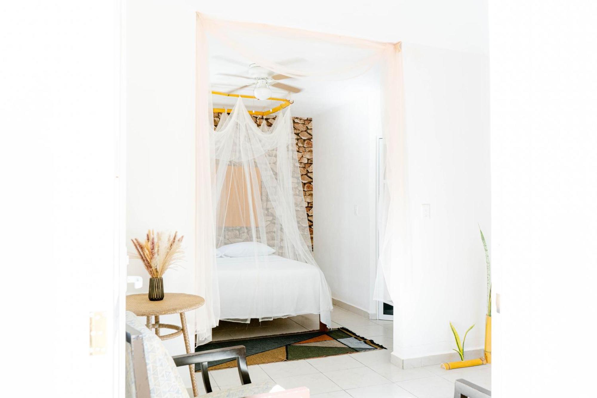 Buenosdias Izamal Bed & Breakfast ภายนอก รูปภาพ
