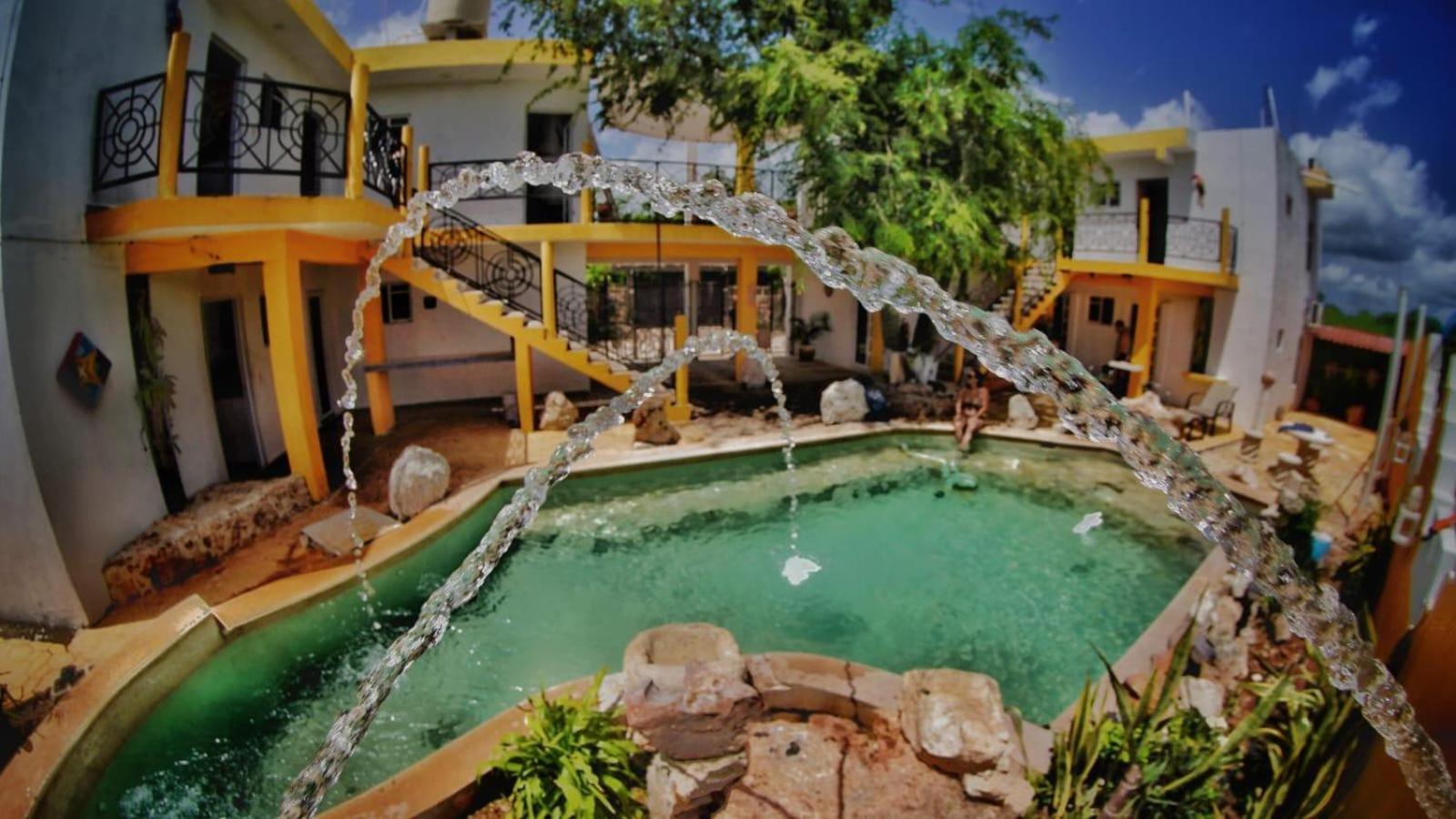 Buenosdias Izamal Bed & Breakfast ภายนอก รูปภาพ